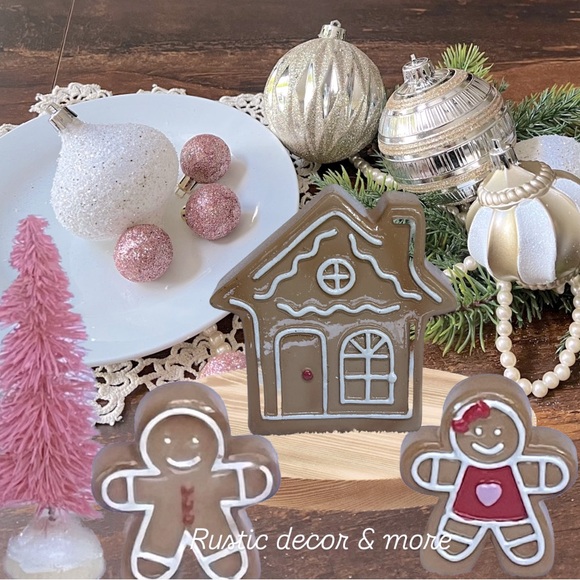 Gingerbread House With Gingerbread Kids with Pink Christmas Tree - Picture 1 of 3